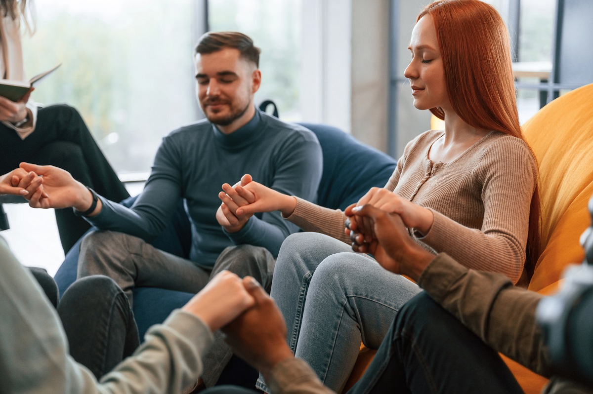 Support Groups: Benefits, Types, and How They Can Help